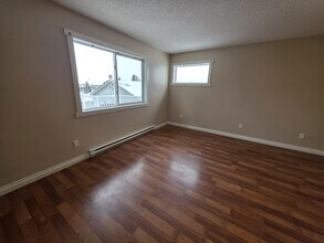 8112-8196 96 Ave in Fort St John, BC - Building Photo - Building Photo