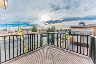 3011 Arville St in Las Vegas, NV - Building Photo - Building Photo