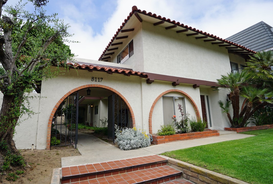 Manitoba Apartments in Playa Del Rey, CA - Building Photo