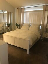 17071 Sims Ln, Unit 103 in Huntington Beach, CA - Building Photo - Building Photo