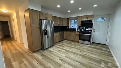 43 Orchard St in Carteret, NJ - Building Photo - Building Photo