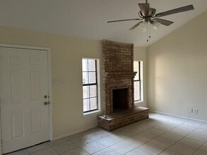 344 E Dakota in Laredo, TX - Building Photo - Building Photo