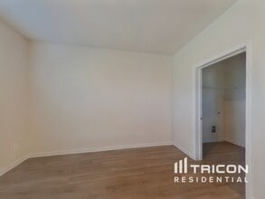 823 Athens Ln in Locust Grove, GA - Foto de edificio - Building Photo