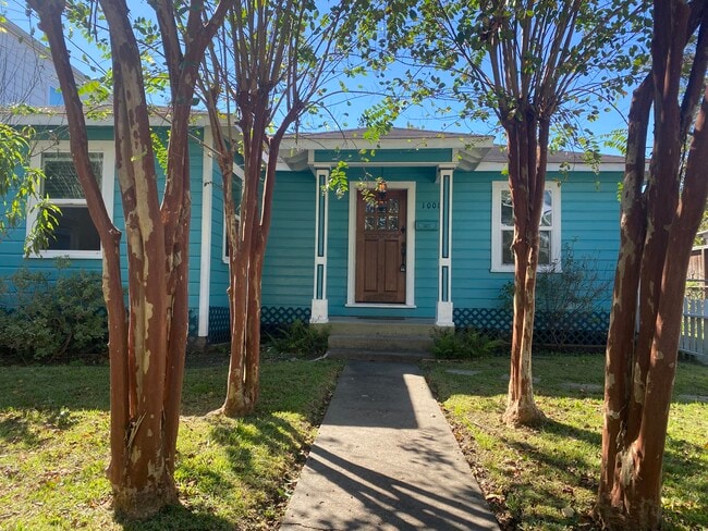 property at 1008 E 25th St