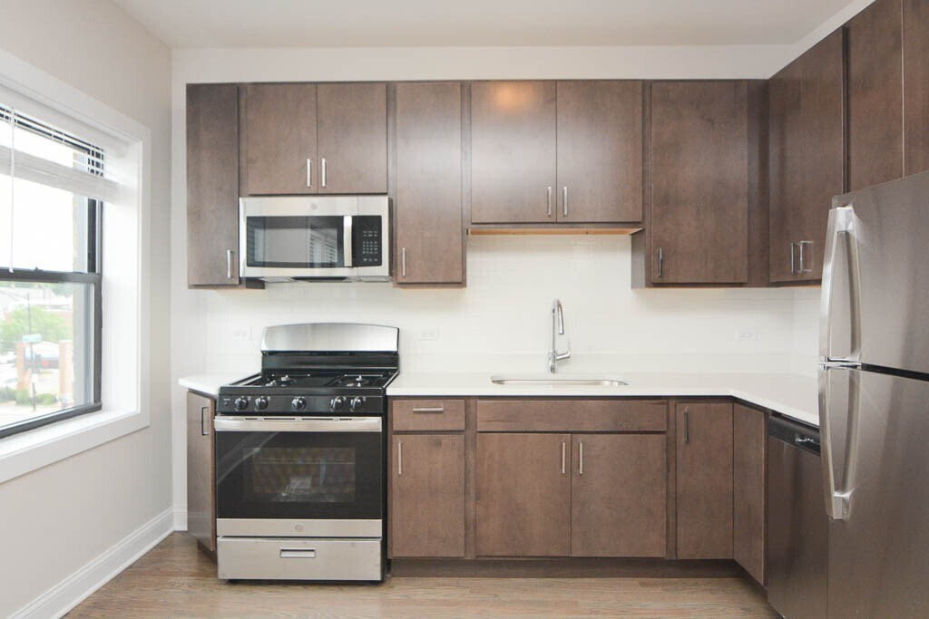 3407 W Fullerton Ave, Unit A04W in Chicago, IL - Building Photo