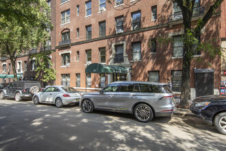 105 W 73rd St in New York, NY - Foto de edificio - Building Photo
