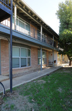 Zen in Denton, TX - Foto de edificio - Building Photo