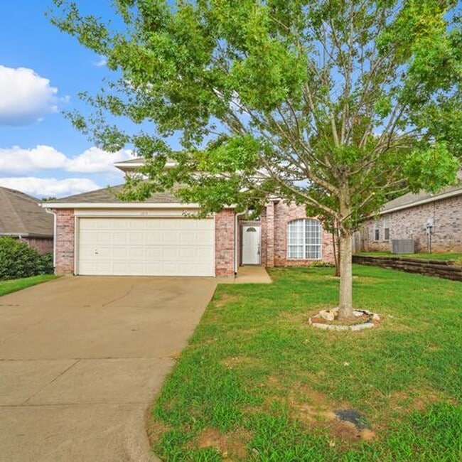 property at 1215 Hidden Oaks Dr