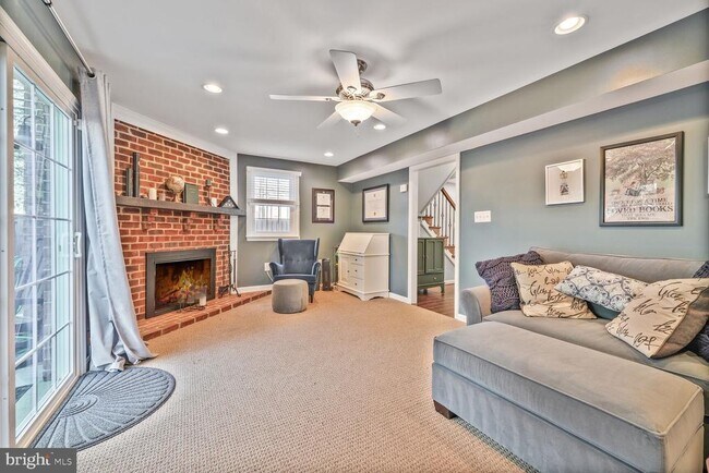 6400 Fleetside Ct in Alexandria, VA - Building Photo - Building Photo