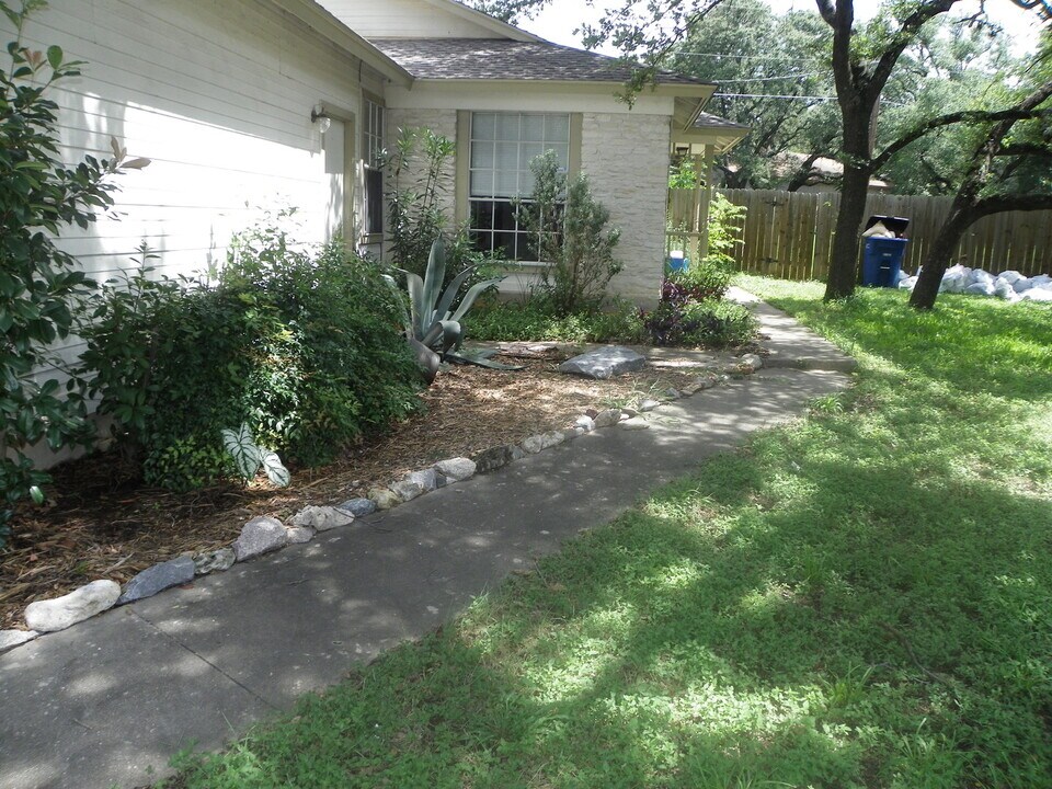 4402 Limewood Ct in Austin, TX - Building Photo