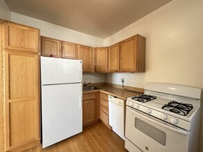 4301 N Francisco Ave, Unit M02H in Chicago, IL - Building Photo - Building Photo