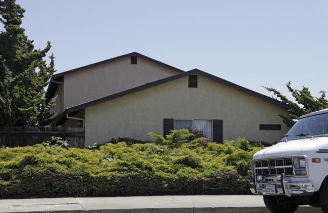 20848 Chester St in Castro Valley, CA - Building Photo - Building Photo