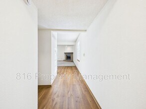 3517-3523 NE Independence Ave in Lee's Summit, MO - Building Photo - Building Photo