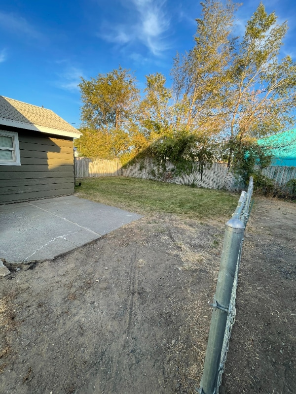 2111 W Spruce St in Moses Lake, WA - Building Photo - Building Photo