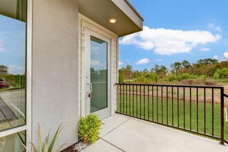 397 N Centro Cir in Shenandoah, TX - Foto de edificio - Building Photo