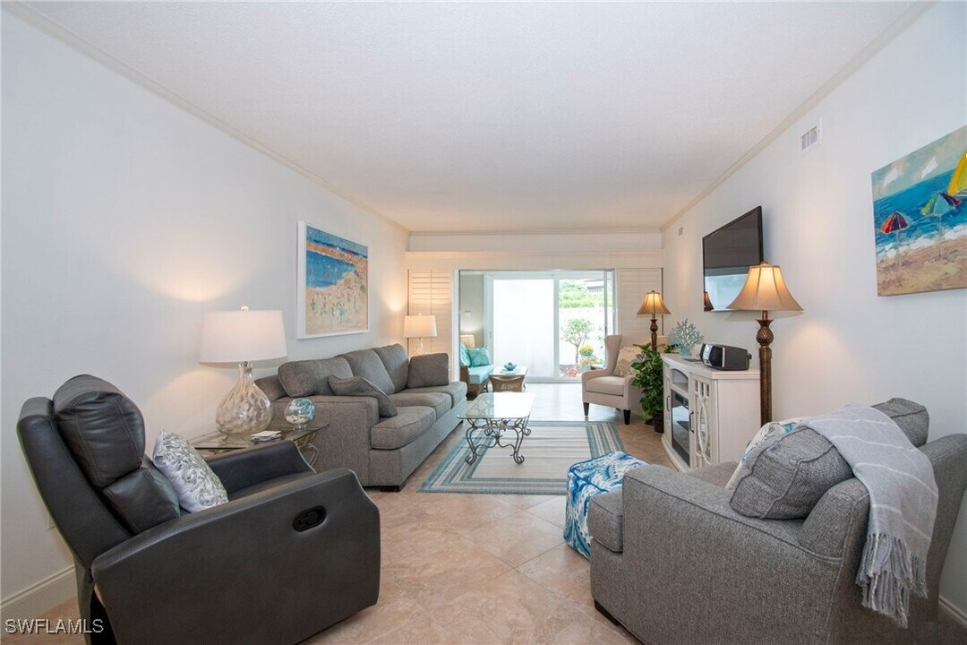 4126 Belair Ln in Naples, FL - Building Photo