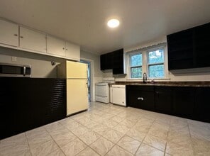 13 E 8th St in Duluth, MN - Building Photo - Building Photo