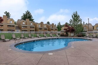 Brightwaters at Redhawk in Tigard, OR - Building Photo - Building Photo