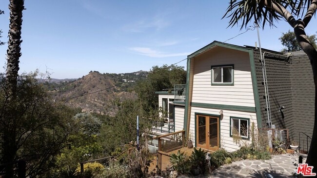 property at 1212 Fernwood Pacific Dr