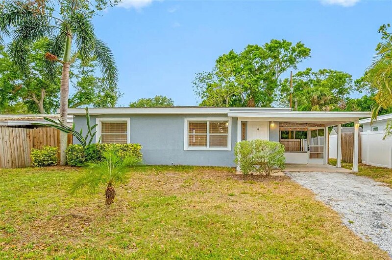 1113 53rd St S in Gulfport, FL - Foto de edificio