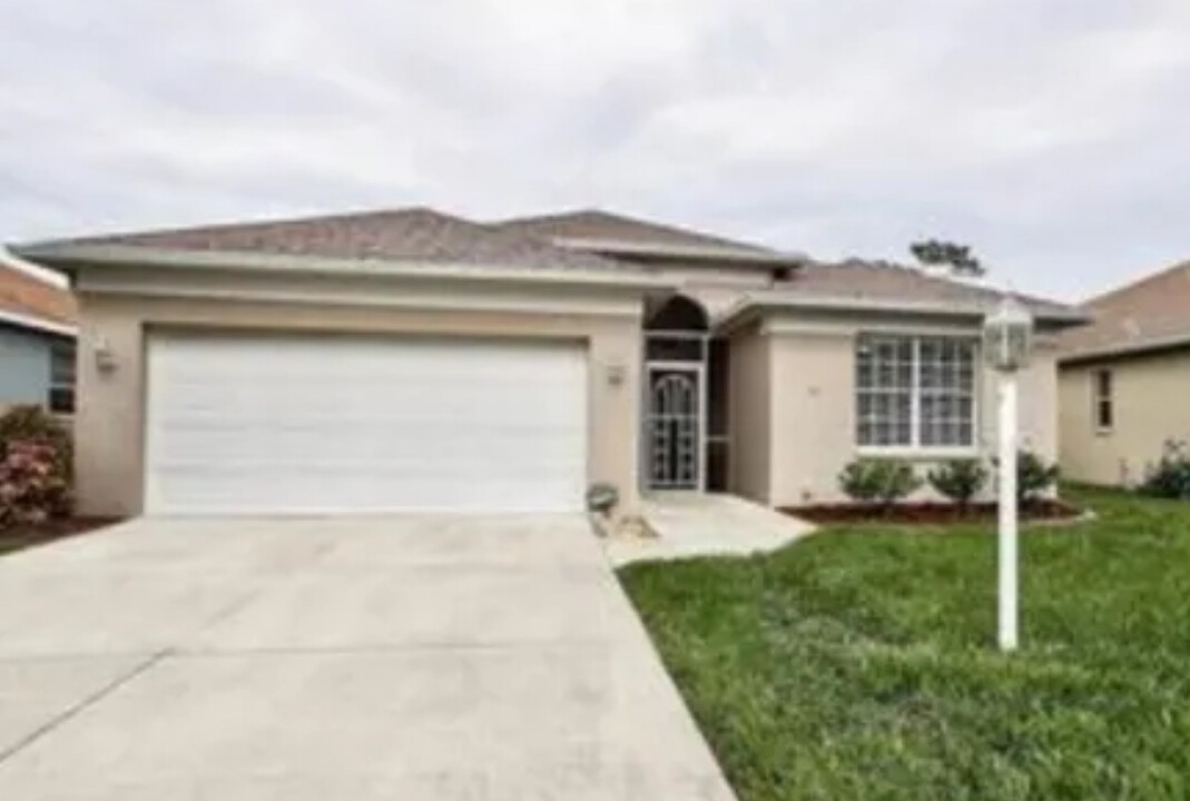 5309 Ashton Manor Dr in Sarasota, FL - Building Photo