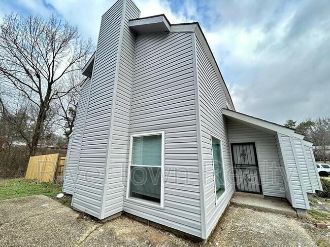 3353 Fairbanks St in Memphis, TN - Building Photo - Building Photo