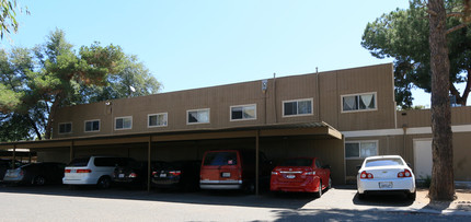 Clinton Terrace Apartments in Fresno, CA - Building Photo - Building Photo