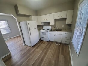 1404 E 25th St in Des Moines, IA - Foto de edificio - Building Photo