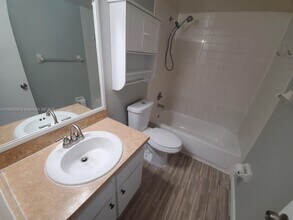 2570 W 67th Pl in Hialeah, FL - Building Photo - Building Photo