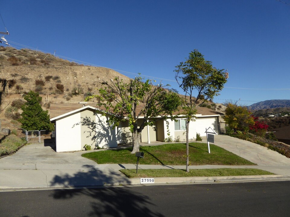 27990 Camp Plenty Rd in Santa Clarita, CA - Building Photo