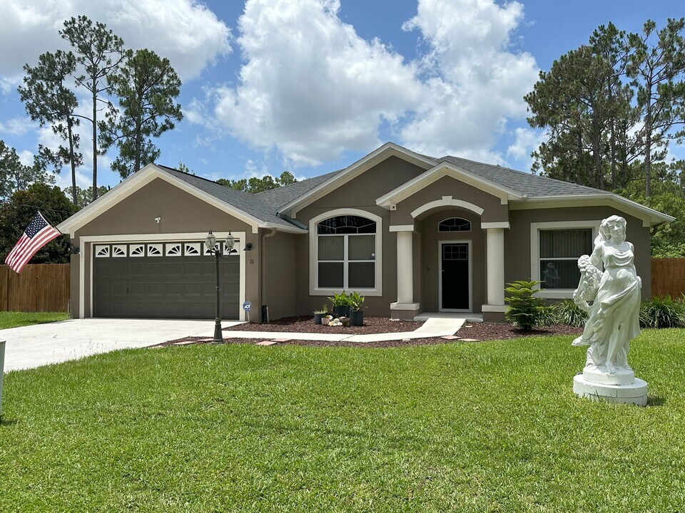 26 Lloleeta Path in Palm Coast, FL - Building Photo