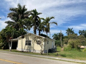 179 S Barfield Hwy in Pahokee, FL - Building Photo