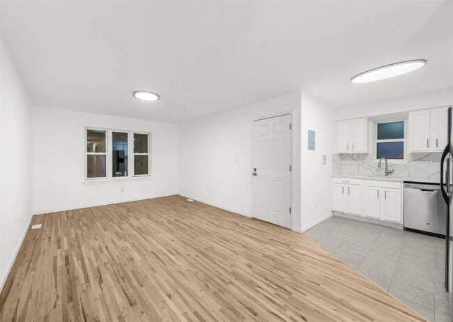 71 Woodlawn Ave, Unit 2 in Jersey City, NJ - Foto de edificio - Building Photo