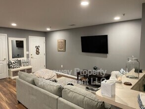 8 Highbridge Ln in West Deptford, NJ - Building Photo - Building Photo