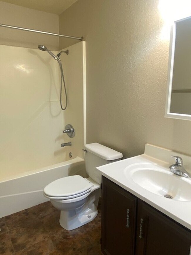 10 Cougar Dr-Unit -A in Glen Carbon, IL - Building Photo - Building Photo