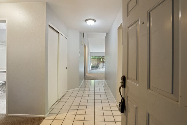 562 La Corso Dr in Walnut Creek, CA - Building Photo - Building Photo