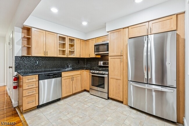 89 Ferry St in Jersey City, NJ - Building Photo - Building Photo