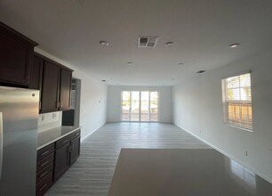 6016 Meandering Wy in Roseville, CA - Building Photo - Building Photo