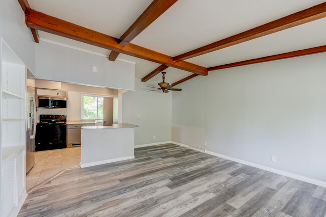 9807 Omega Dr in St. Louis, MO - Building Photo - Building Photo