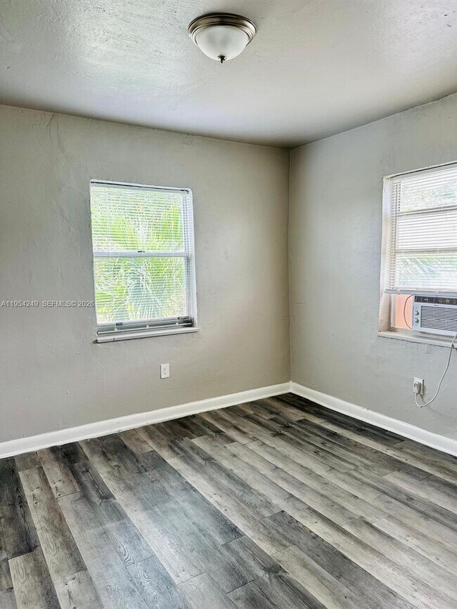 1801 NW 54th St in Miami, FL - Building Photo - Building Photo