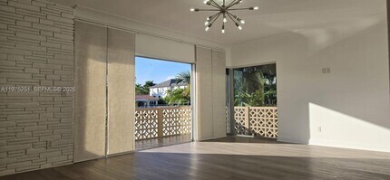 10110 W Bay Harbor Dr in Bay Harbor Islands, FL - Building Photo - Building Photo