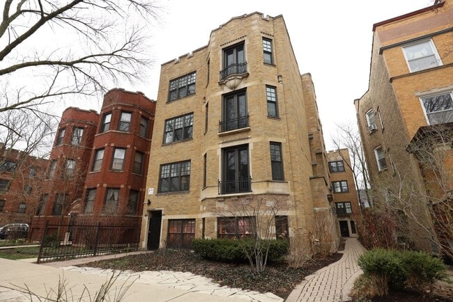 property at 1352 W Carmen Ave