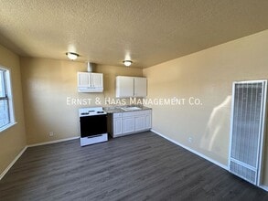 13812 S Avalon Blvd in Los Angeles, CA - Building Photo - Building Photo