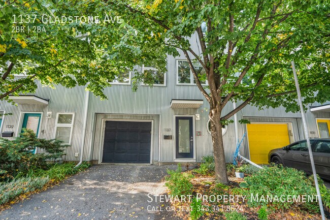1137 Gladstone Ave in Ottawa, ON - Building Photo - Building Photo