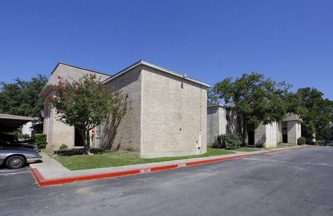 Pepperidge in San Antonio, TX - Building Photo