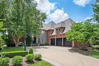 44 W Buckingham Dr in Rogers, AR - Foto de edificio - Building Photo