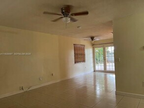 2580 NW 89th Ave in Sunrise, FL - Building Photo - Building Photo