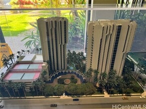 300 Wai Nani Way in Honolulu, HI - Building Photo - Building Photo