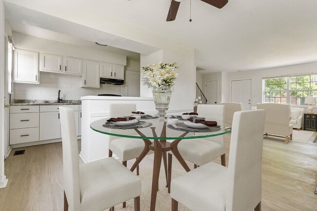 Townhomes at Bexley in Columbus, OH - Foto de edificio - Building Photo