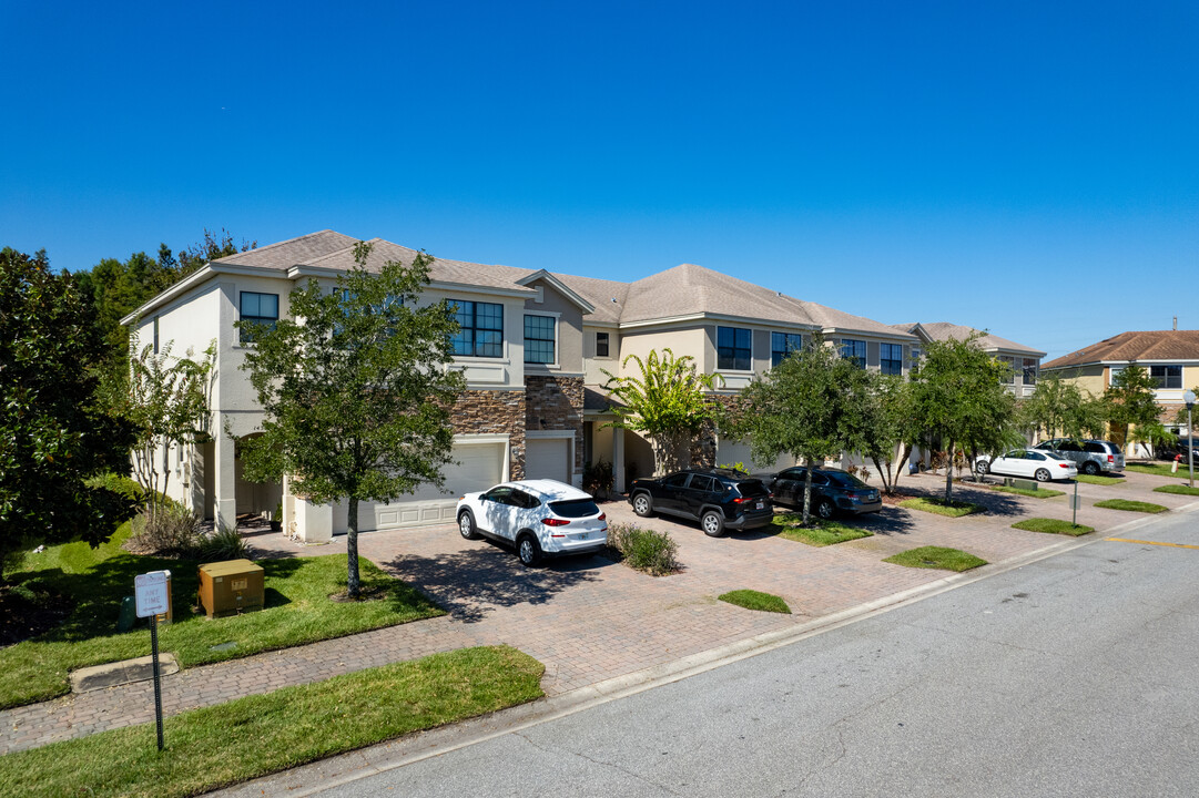 Portofino Meadows Townhomes in Orlando, FL - Building Photo